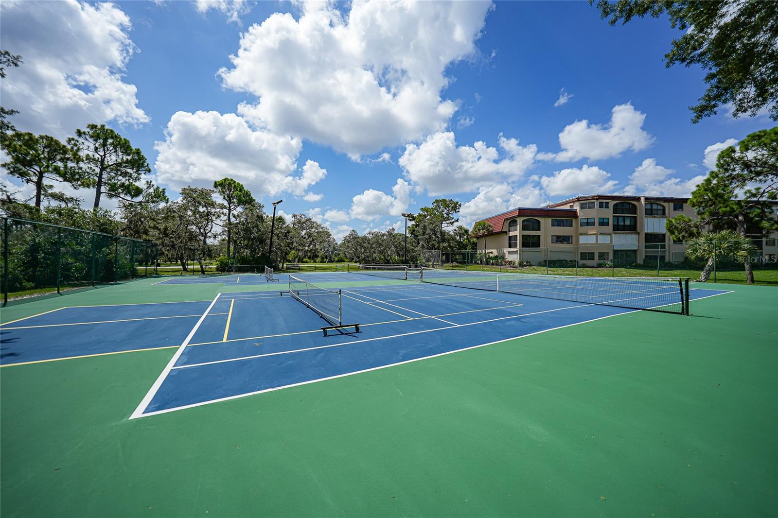 ROLLS LANDING PH 03 BLDG 06 - Residential