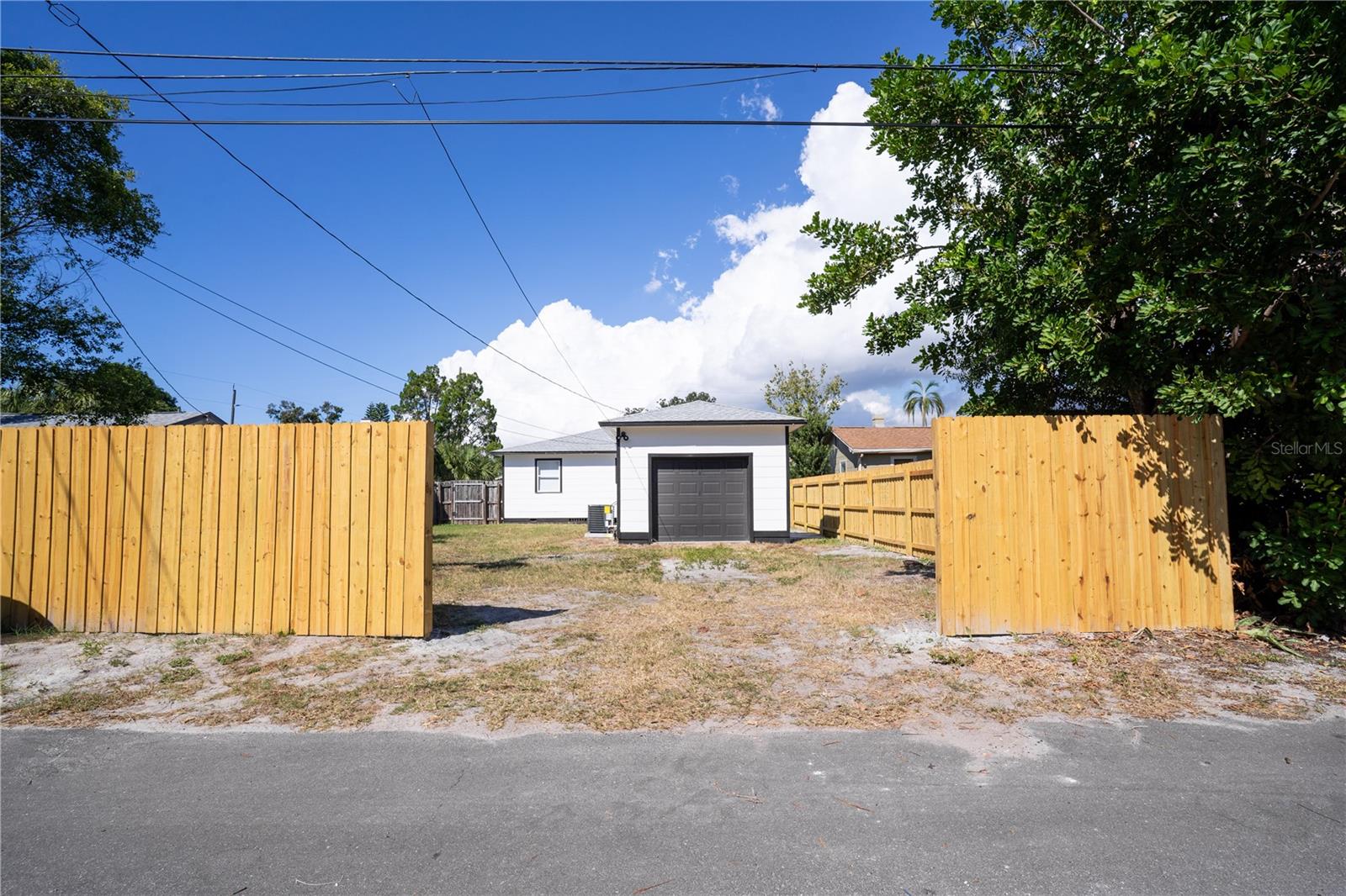 HALLS CENTRAL AVE 03 - Residential
