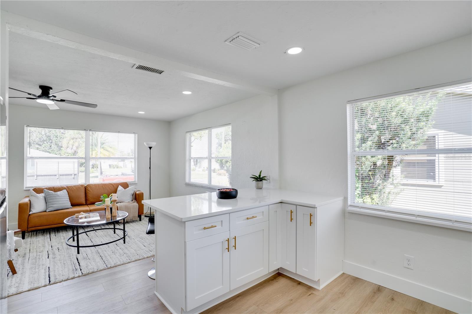HALLS CENTRAL AVE 03 - Residential