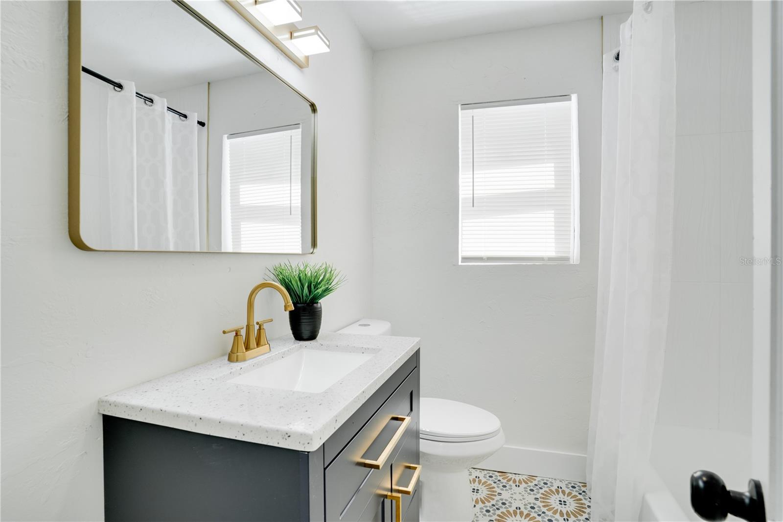 HALLS CENTRAL AVE 03 - Residential