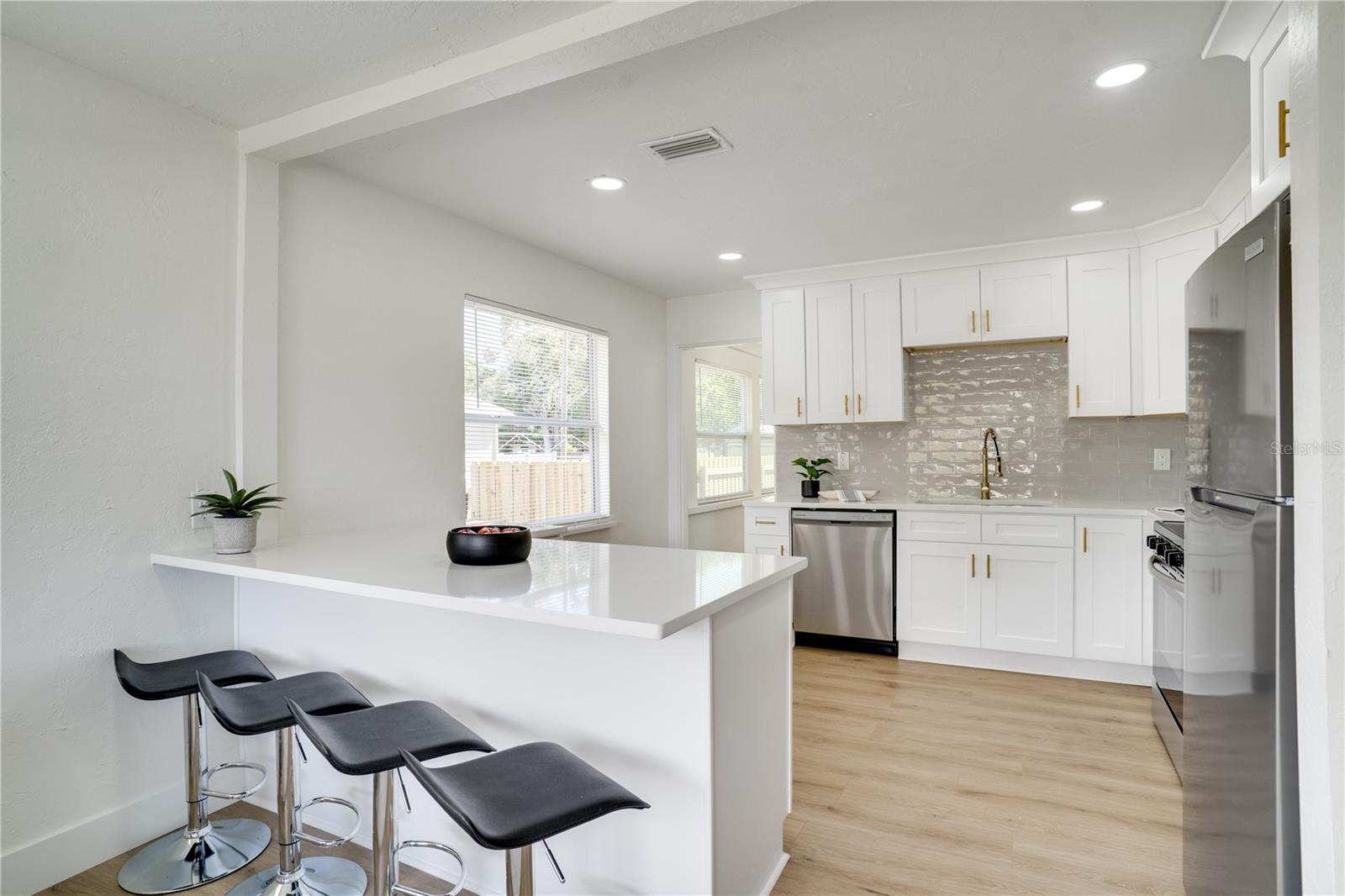 HALLS CENTRAL AVE 03 - Residential