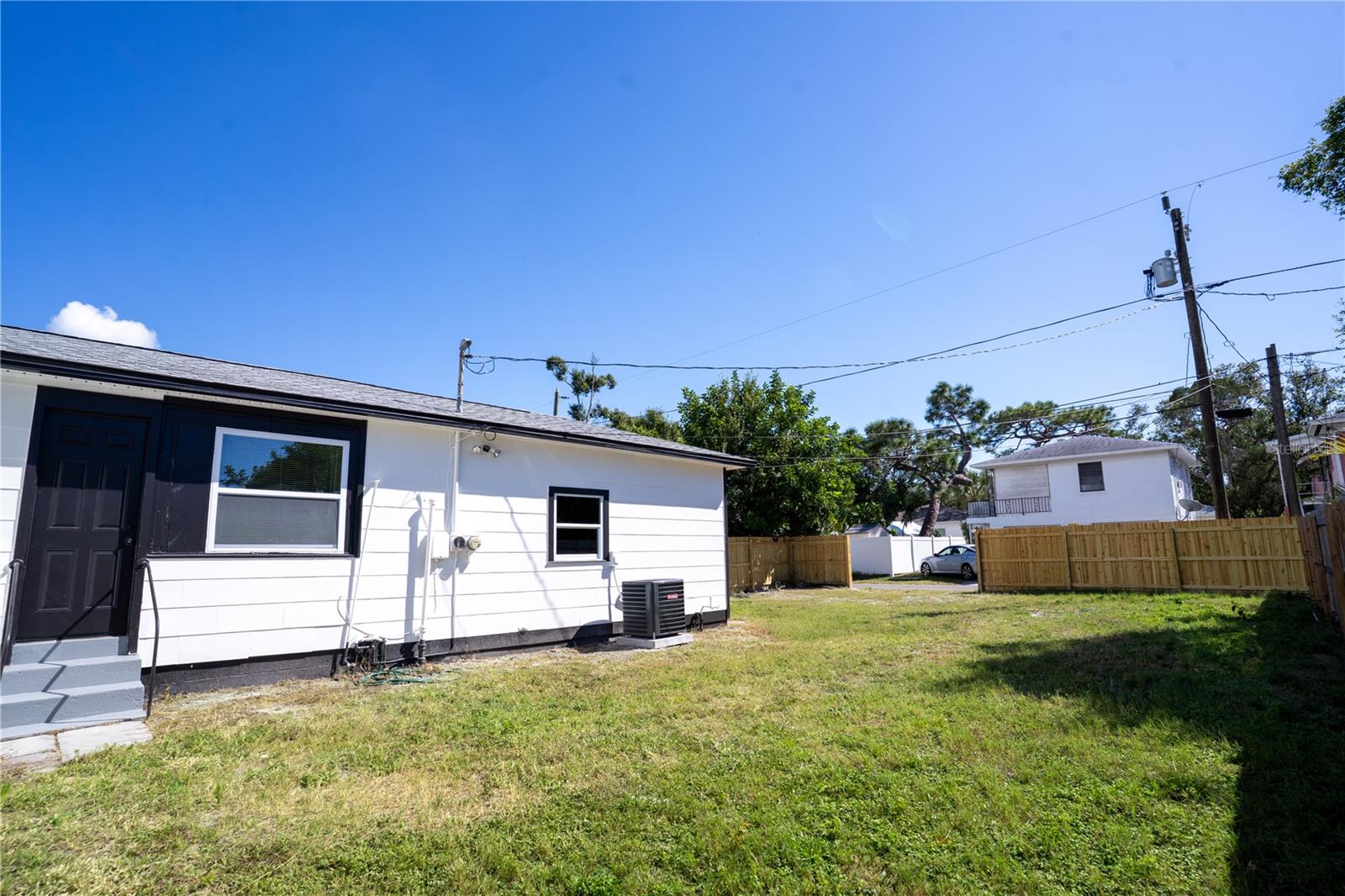 HALLS CENTRAL AVE 03 - Residential