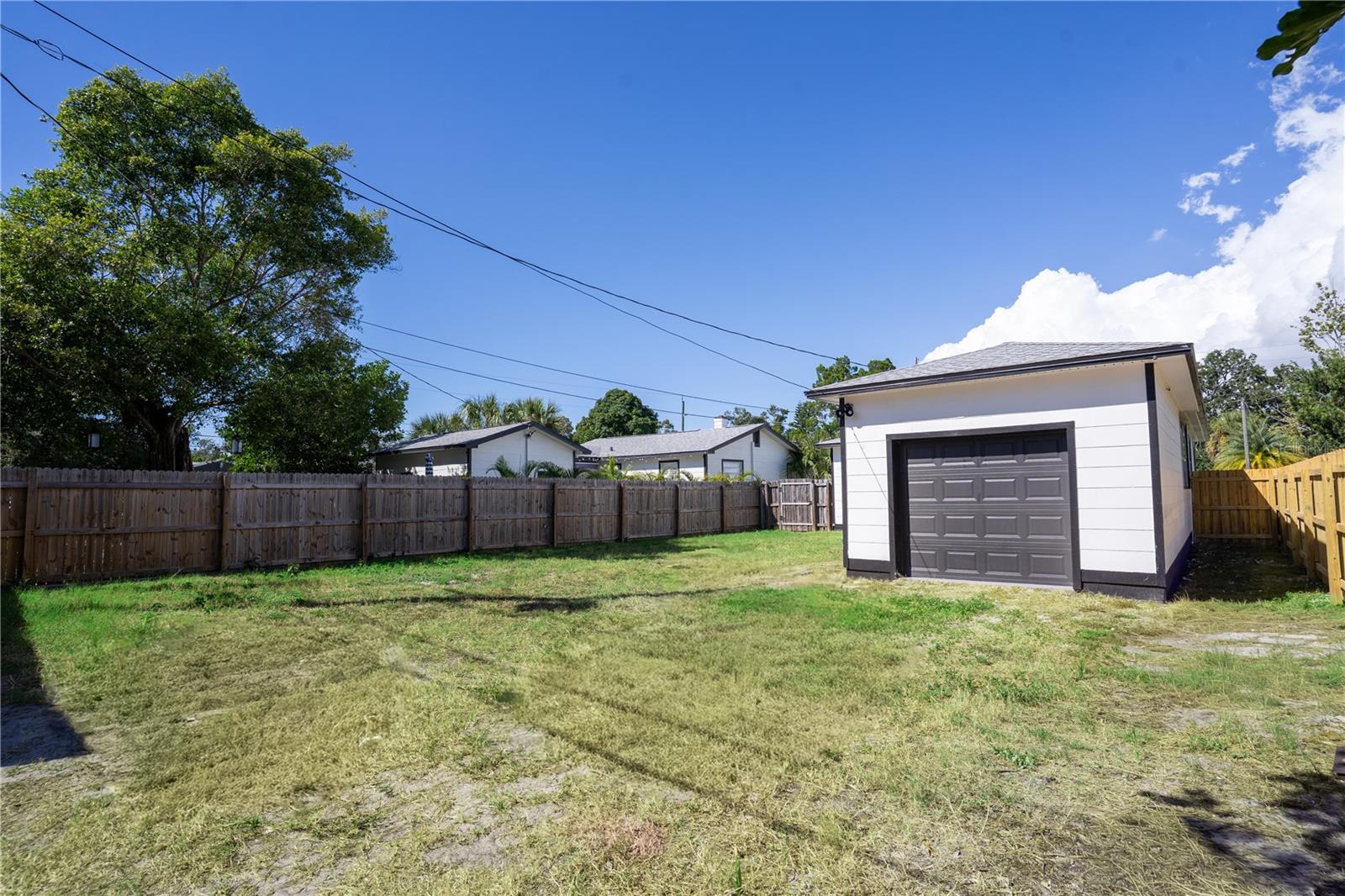 HALLS CENTRAL AVE 03 - Residential