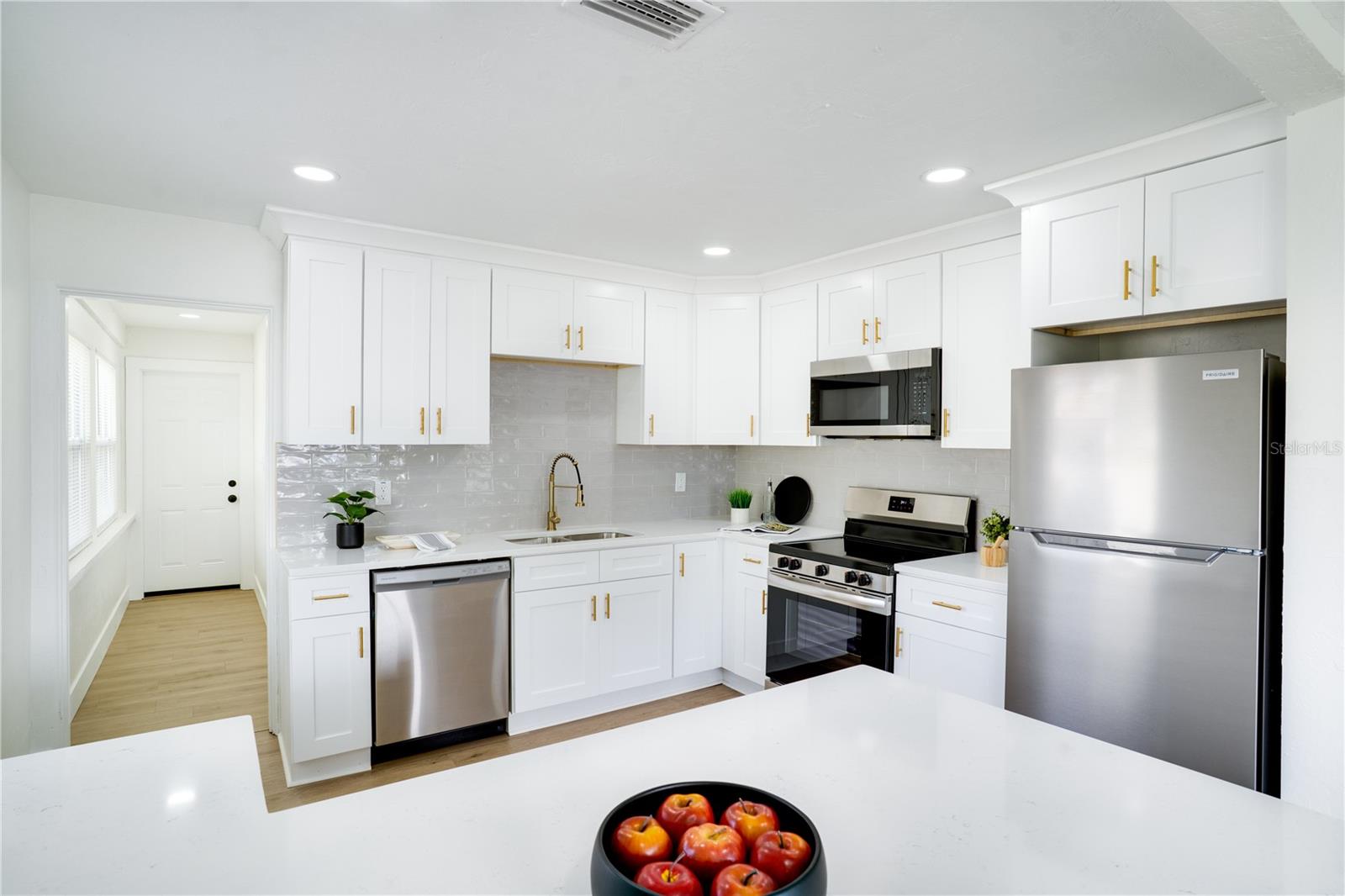 HALLS CENTRAL AVE 03 - Residential