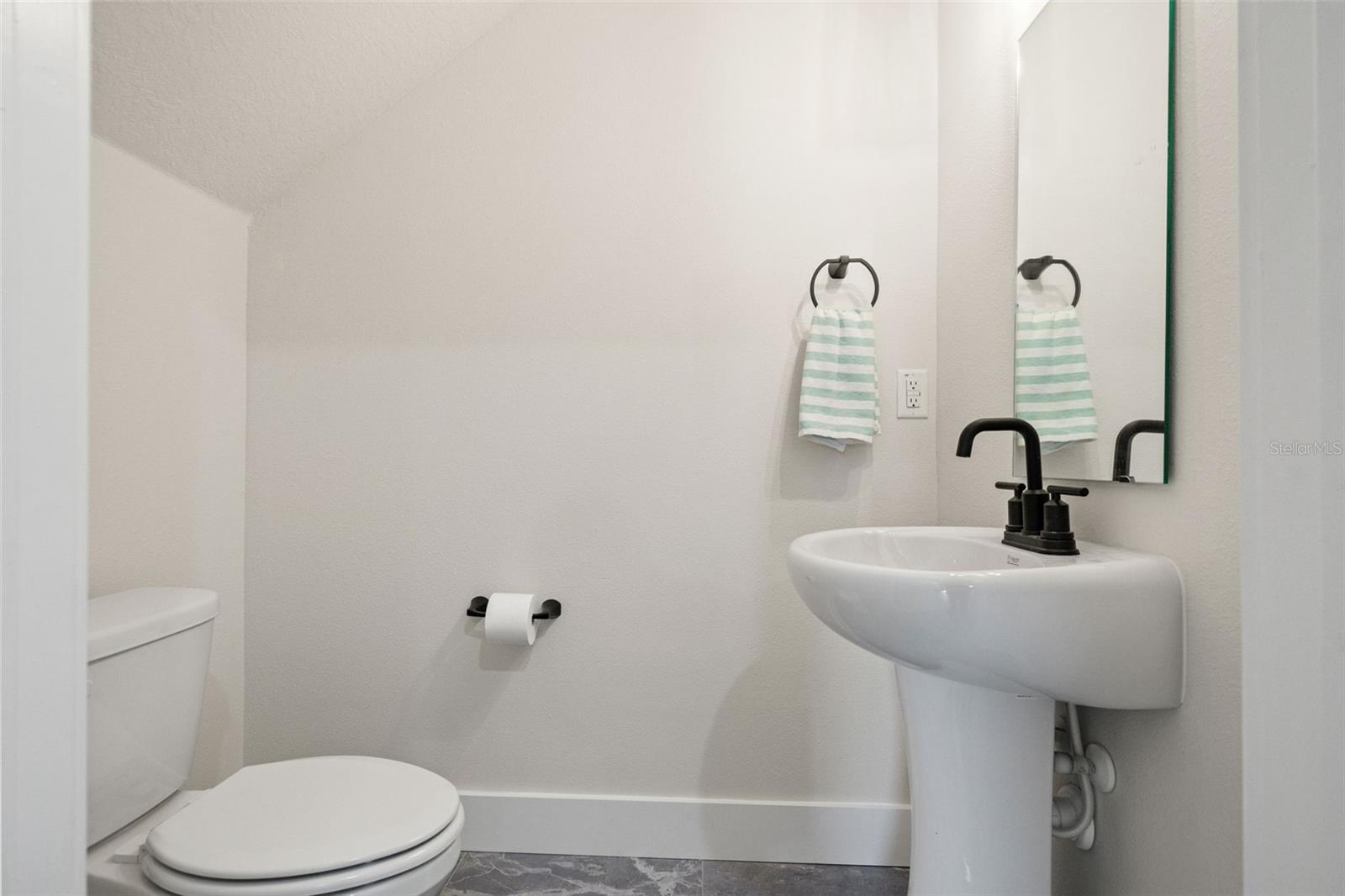 BEACON SQUARE - Residential