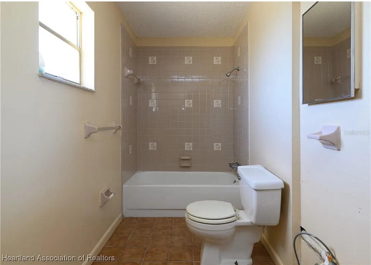 AVON PARK LAKES - Residential