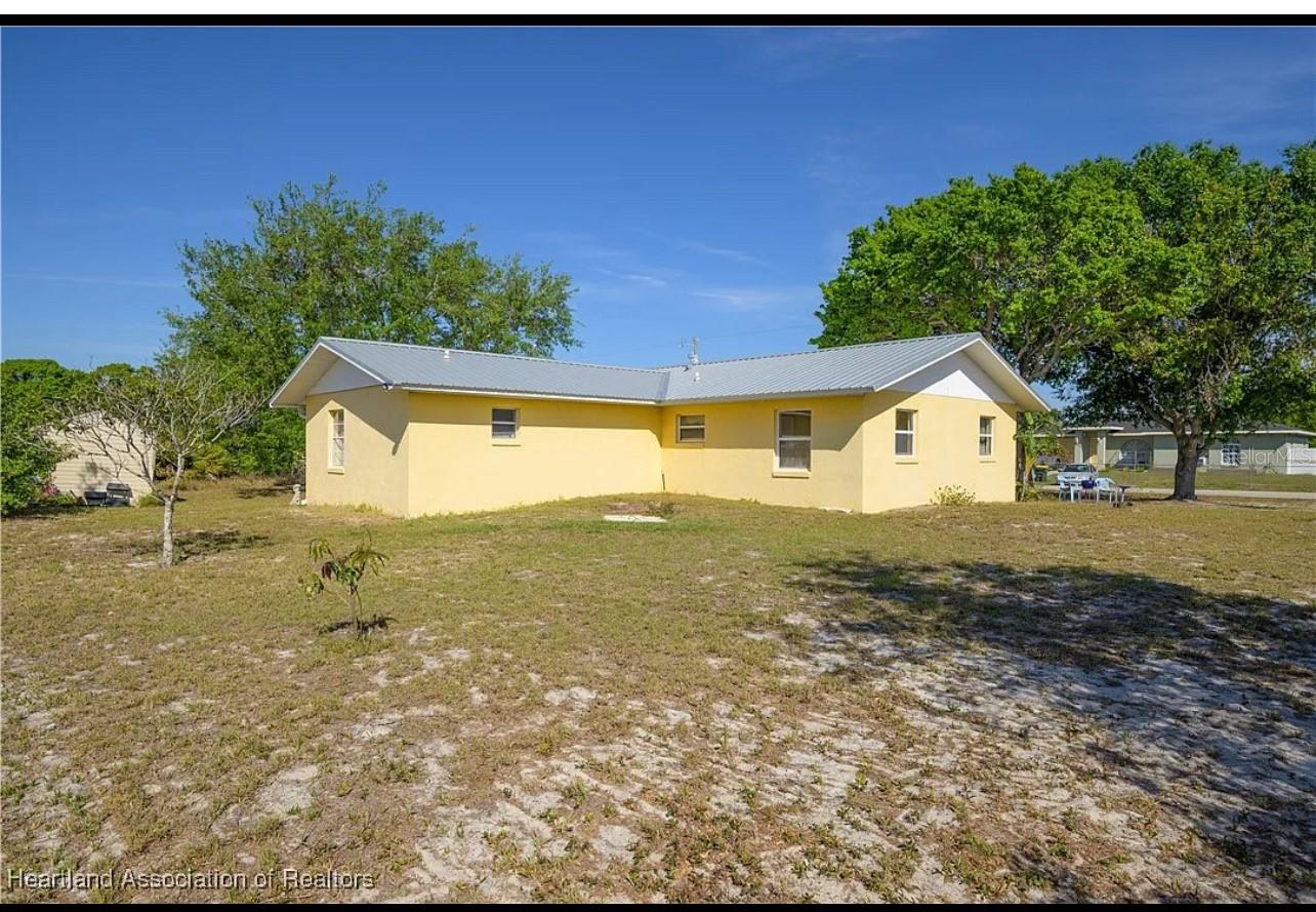 AVON PARK LAKES - Residential