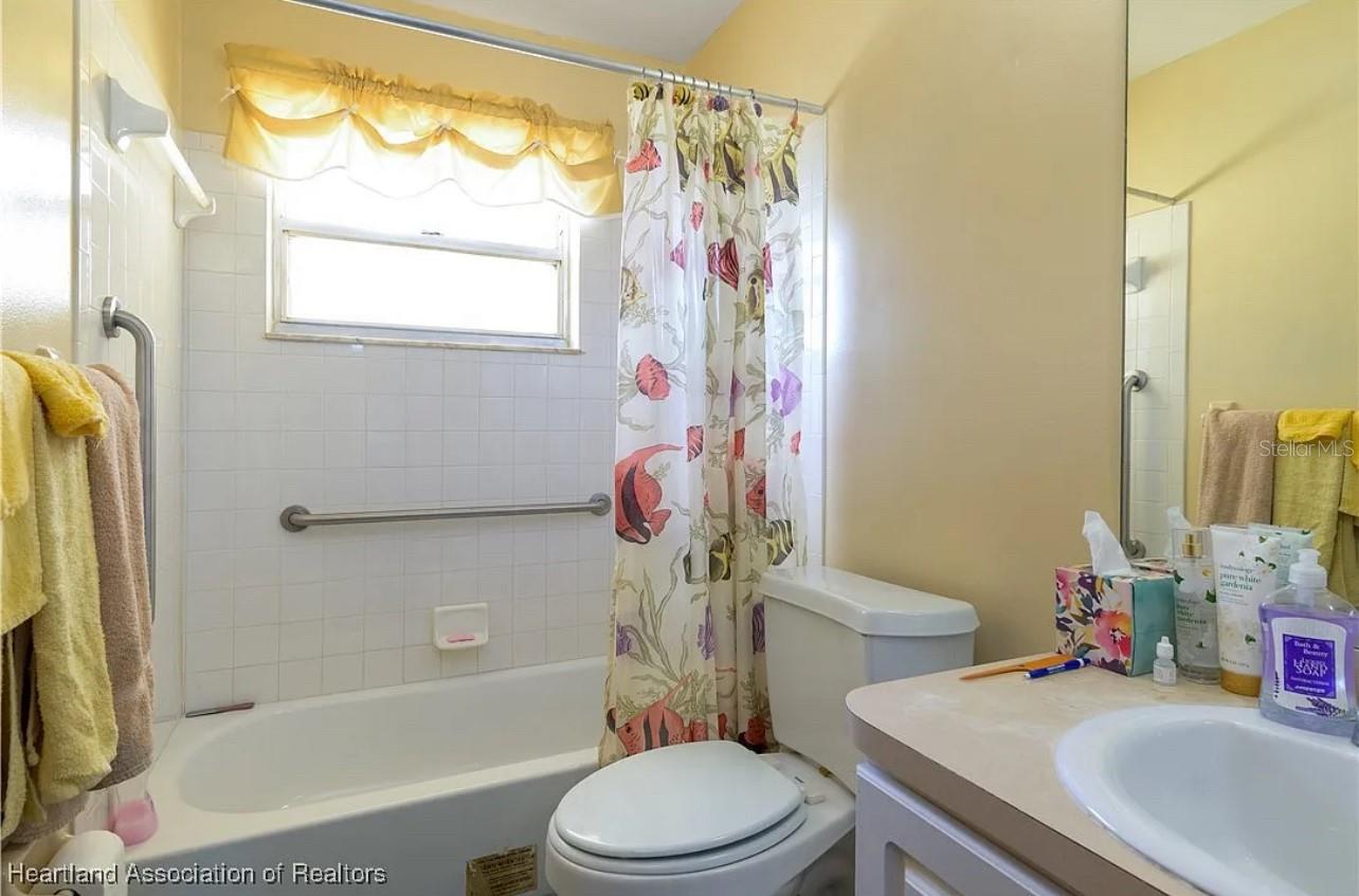 AVON PARK LAKES - Residential