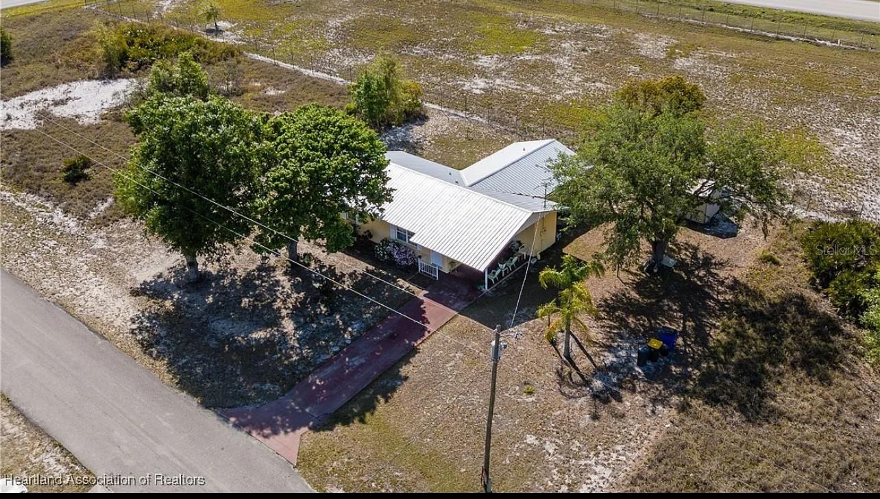 AVON PARK LAKES - Residential