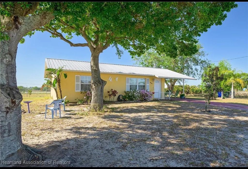 Photo of 2443 W Newton Road, Avon Park, FL 33825 (MLS # O6358351)