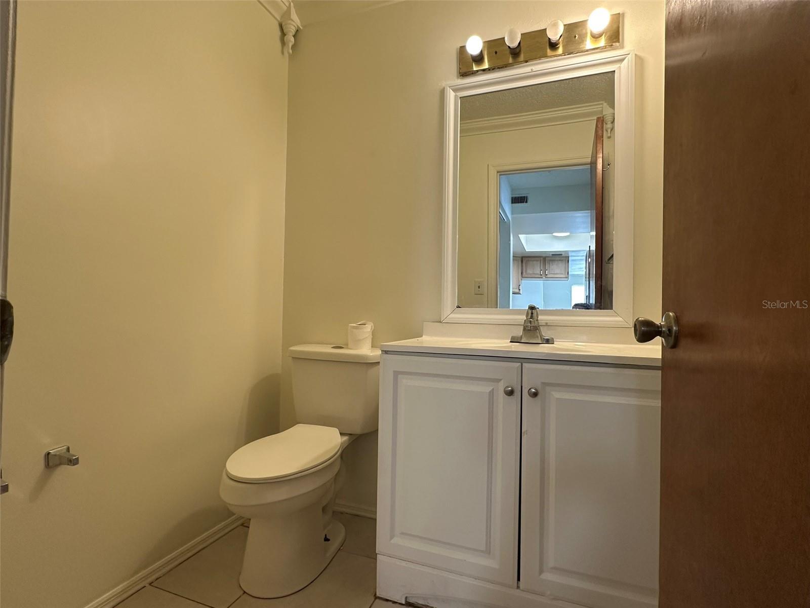 SOUTH VENICE UNIT 13 - Residential Lease