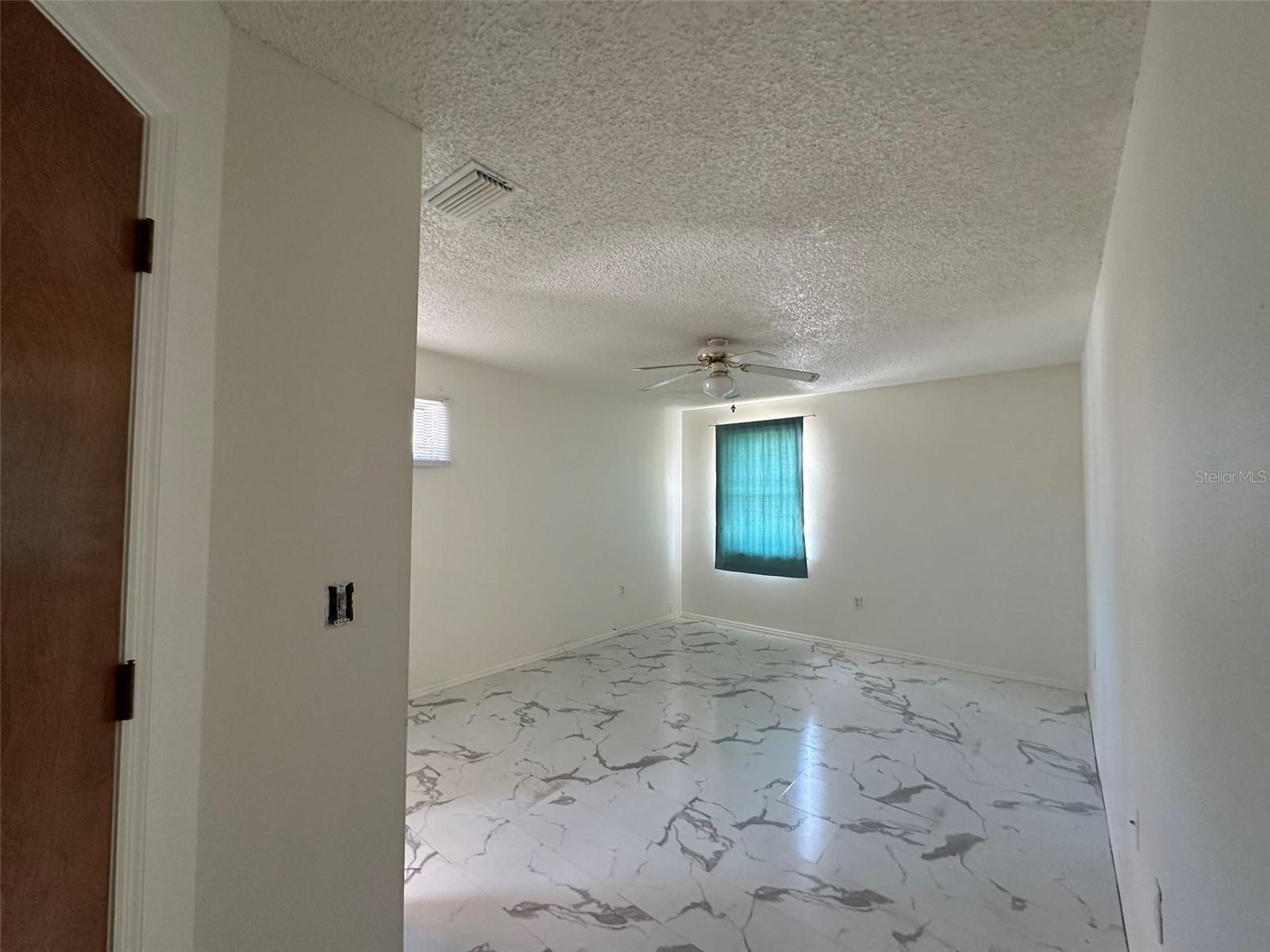 SOUTH VENICE UNIT 13 - Residential Lease