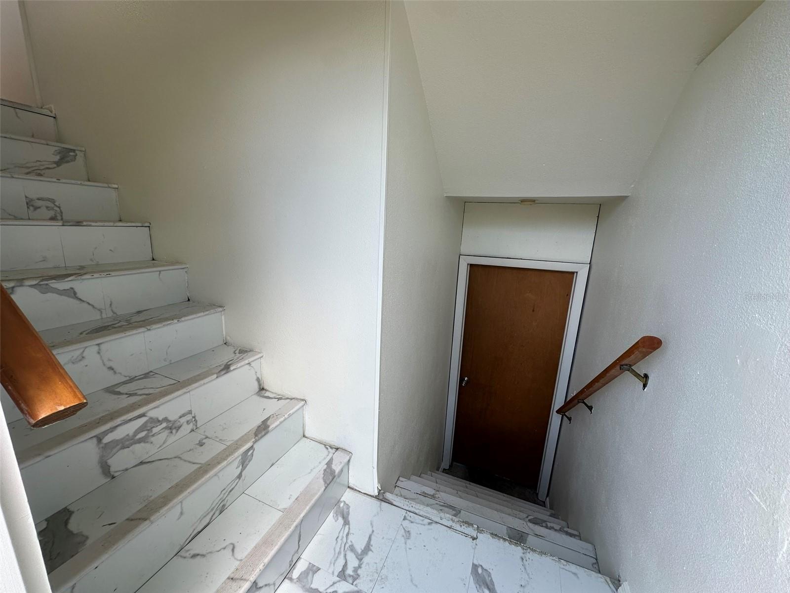 SOUTH VENICE UNIT 13 - Residential Lease