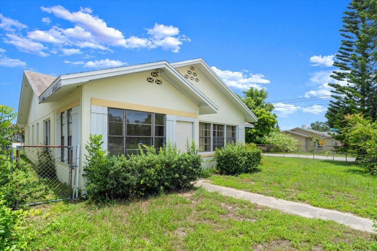 OAKRIDGE PARK - Commercial Sale