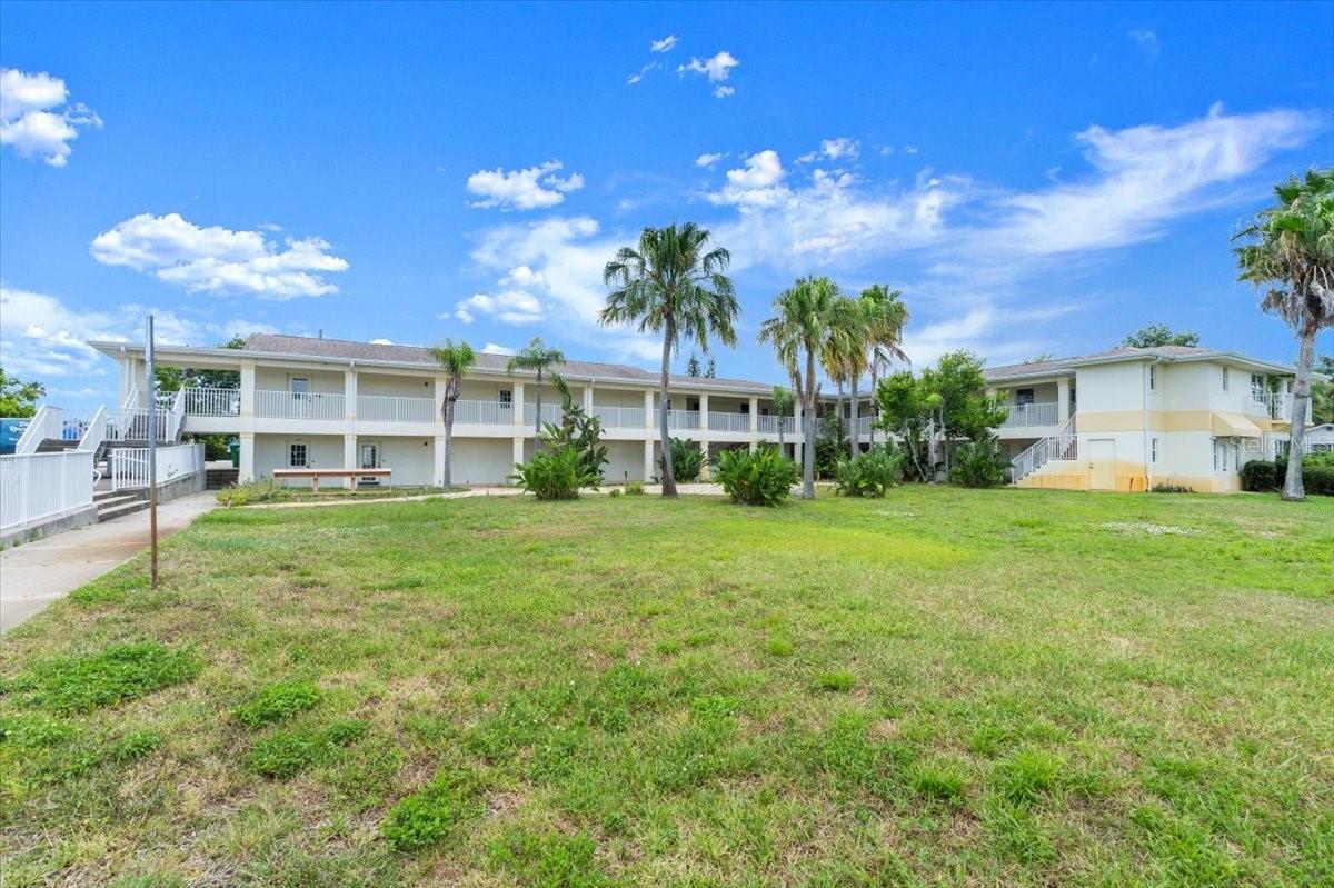 OAKRIDGE PARK - Commercial Sale