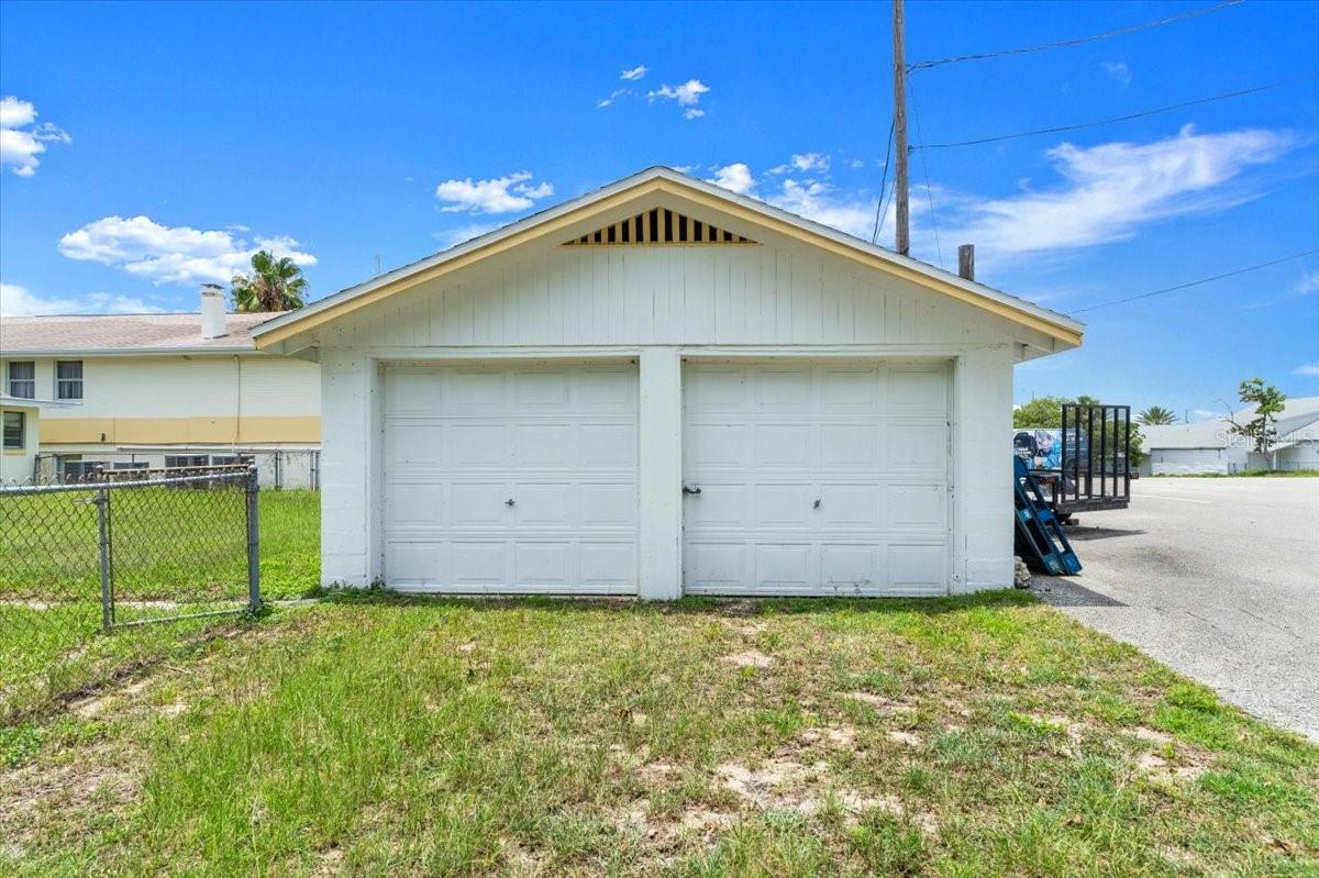 OAKRIDGE PARK - Commercial Sale