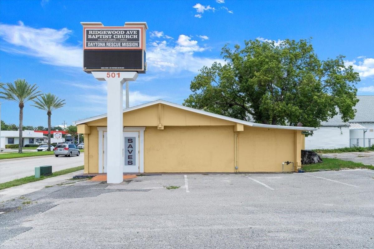 OAKRIDGE PARK - Commercial Sale