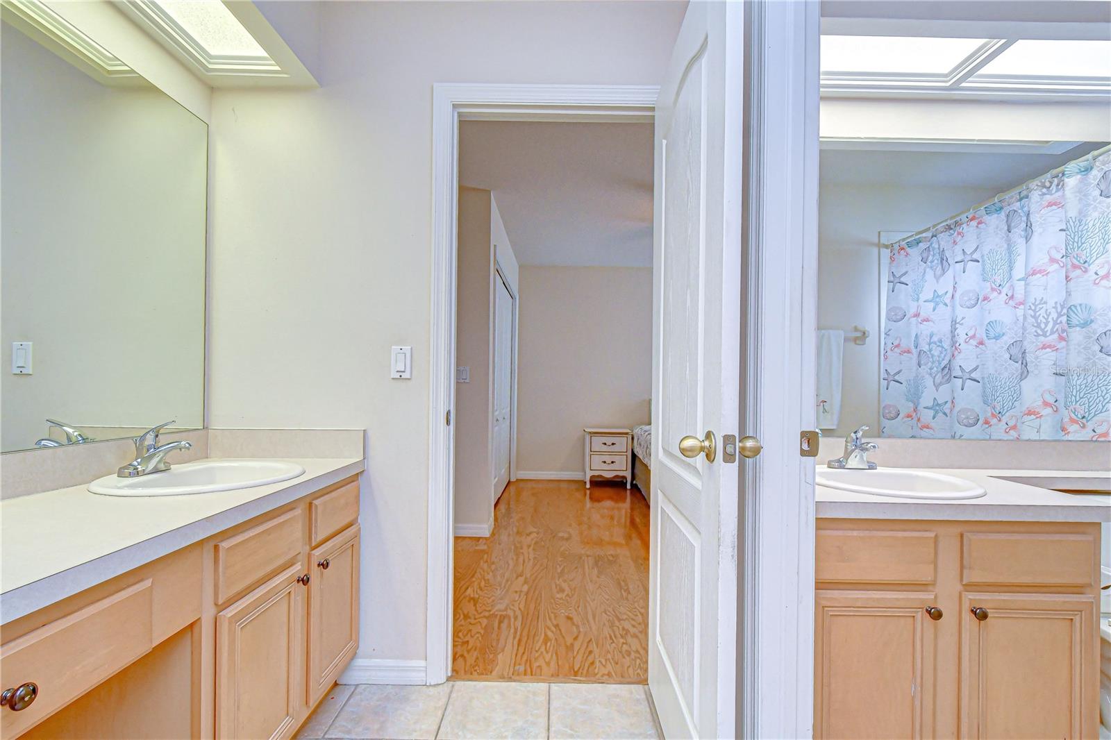 TWIN LAKES - Residential