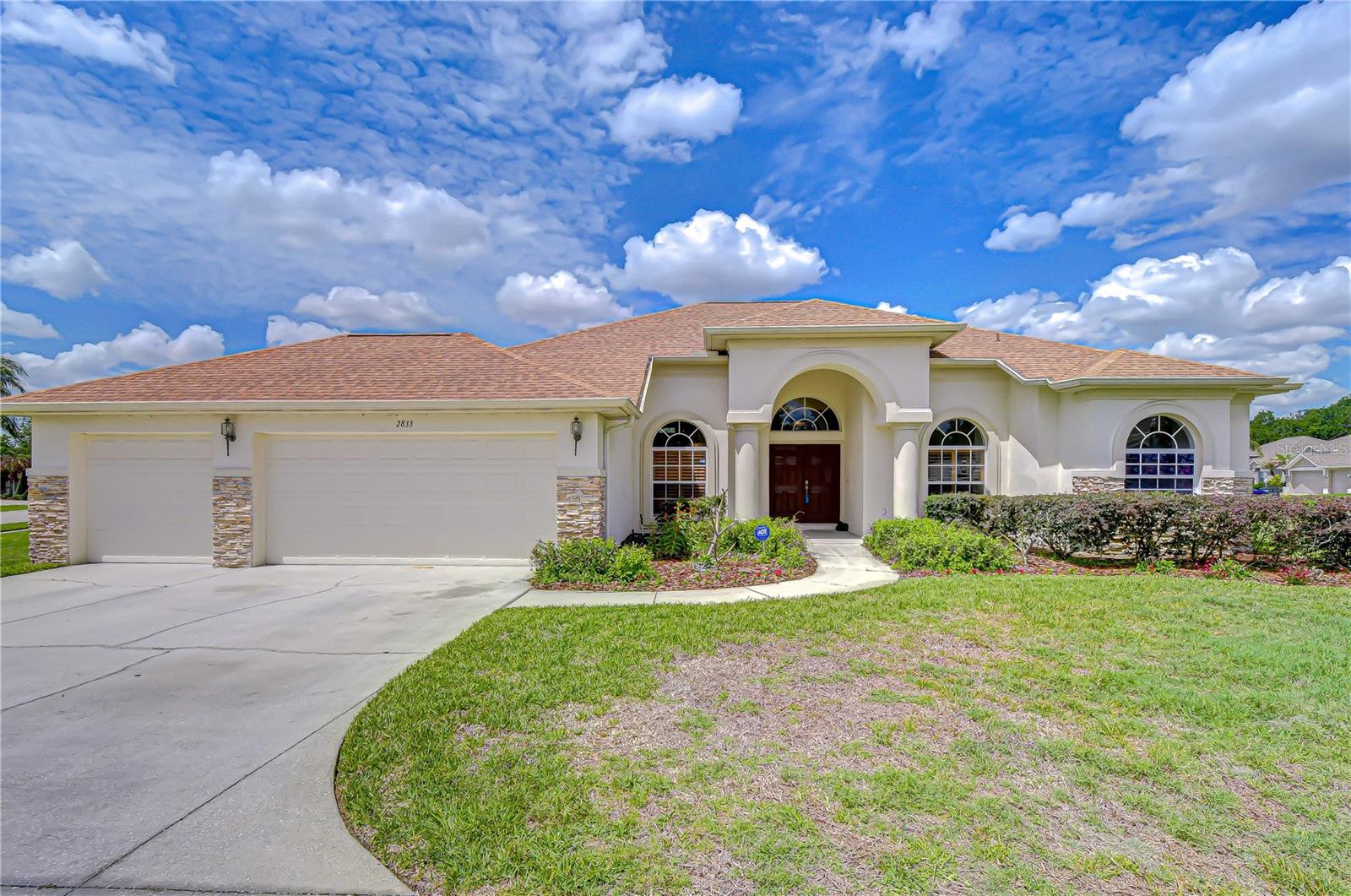 TWIN LAKES - Residential