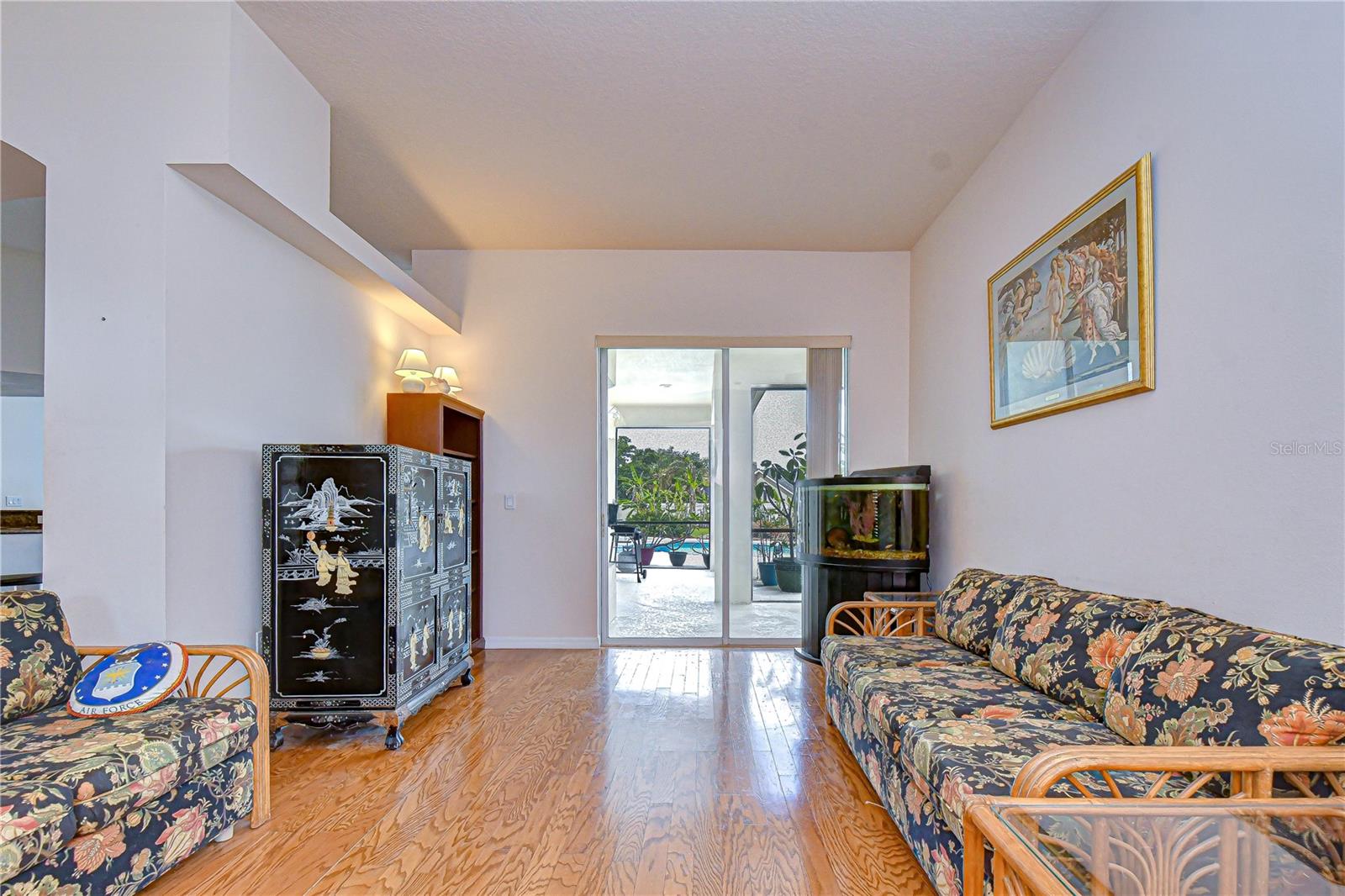 TWIN LAKES - Residential