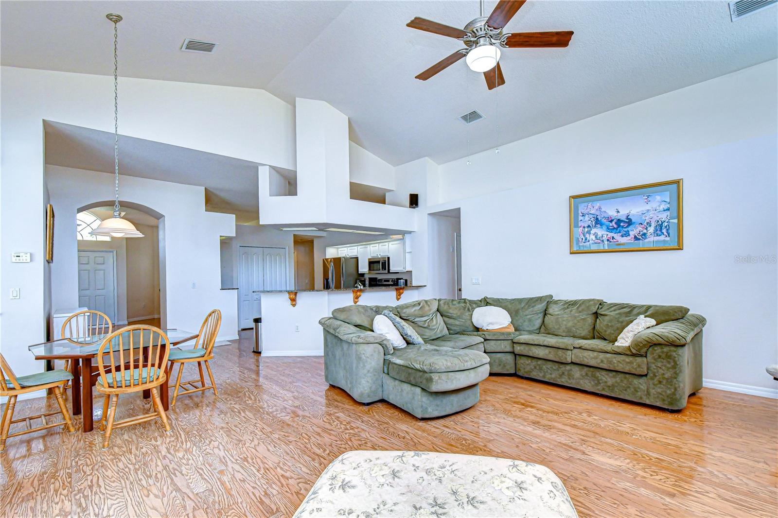 TWIN LAKES - Residential