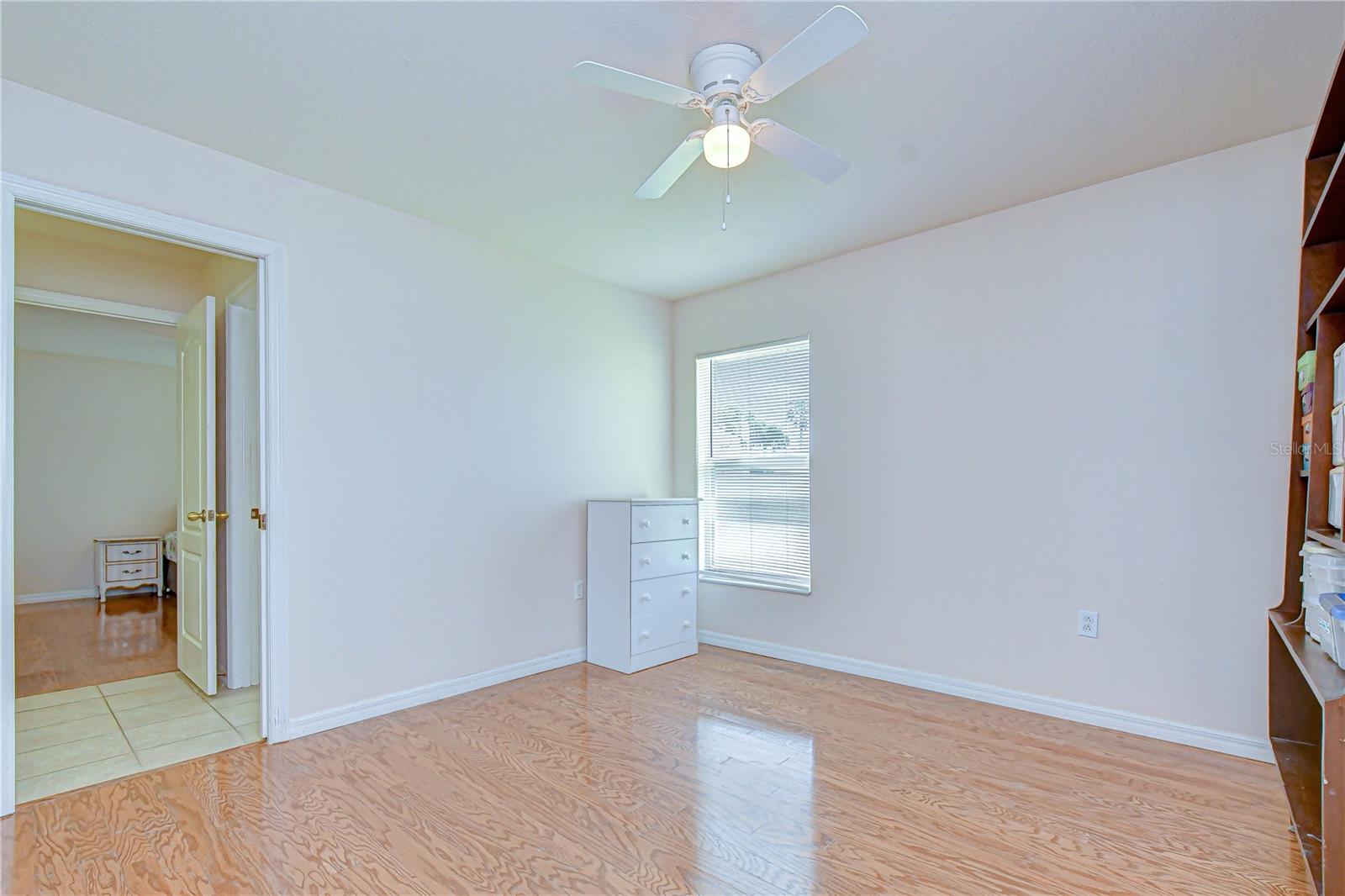 TWIN LAKES - Residential