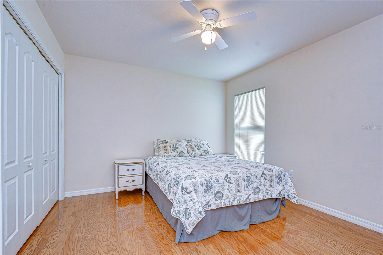 TWIN LAKES - Residential