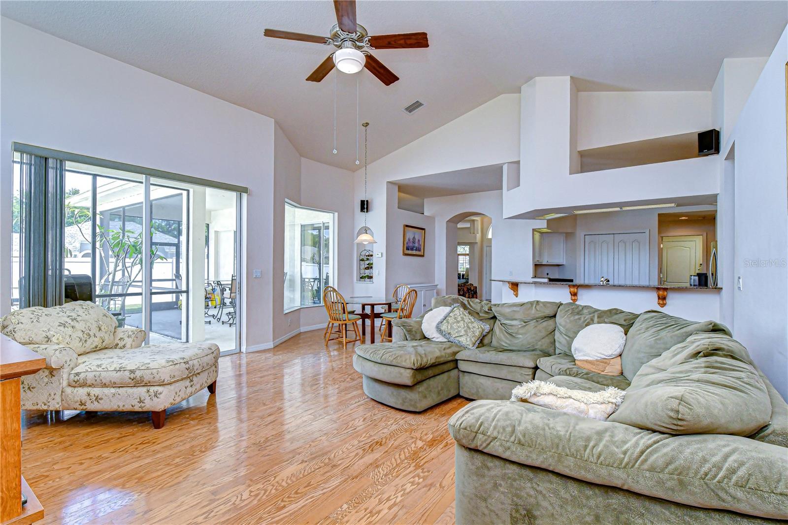 TWIN LAKES - Residential