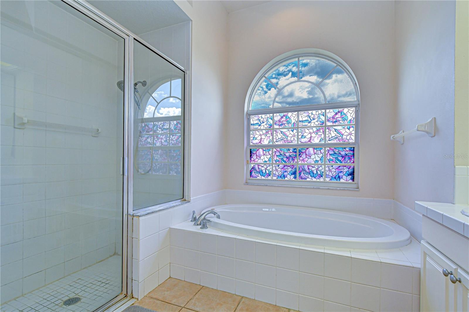 TWIN LAKES - Residential