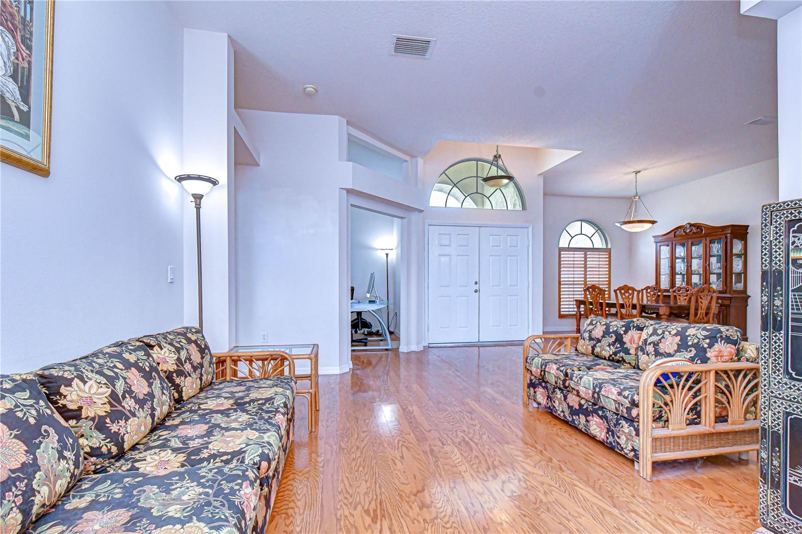 TWIN LAKES - Residential