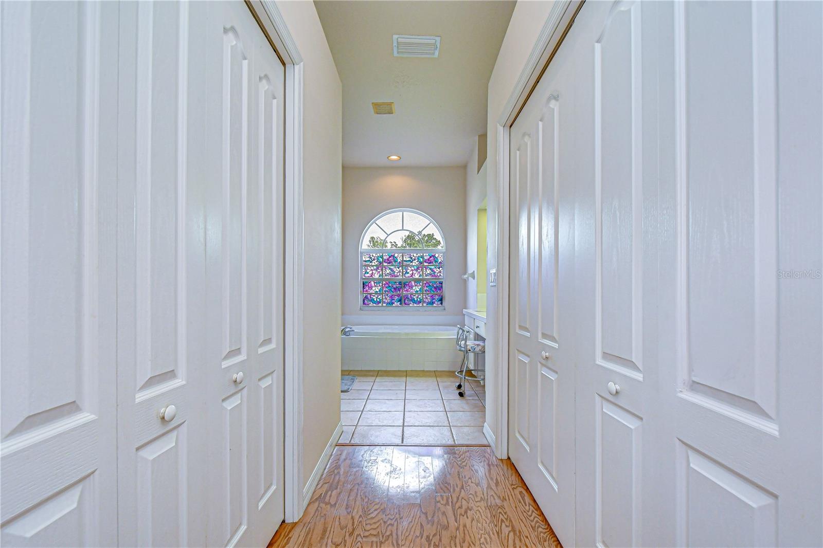 TWIN LAKES - Residential