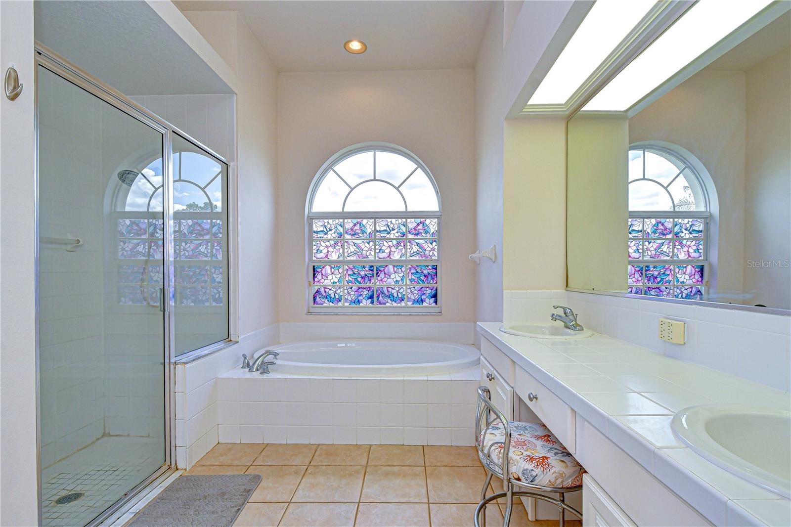 TWIN LAKES - Residential