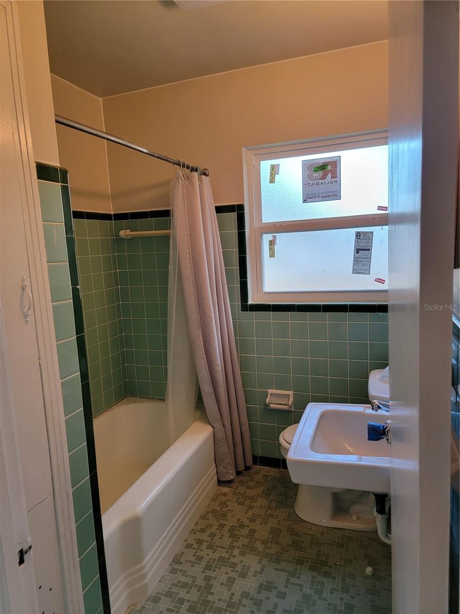 CAMPHOR HEIGHTS REP - Residential