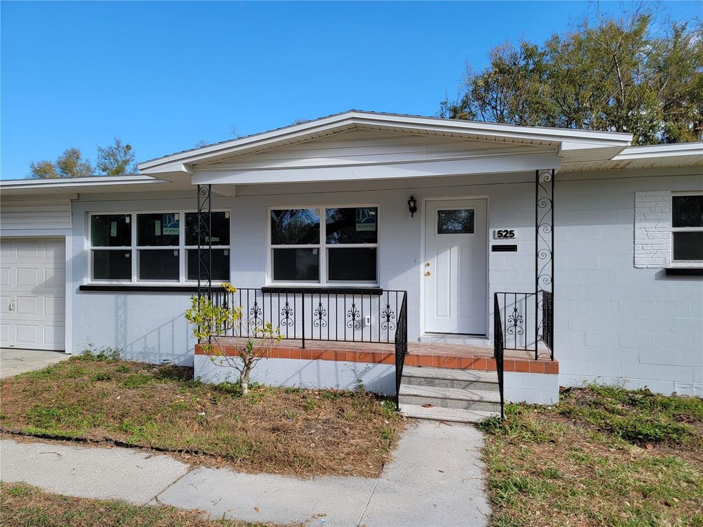 Photo of 525 W Maxwell Street, Lakeland, FL 33803 (MLS # L4959858)