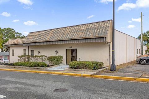 206 N 3RD ST LEESBURG FL 34748