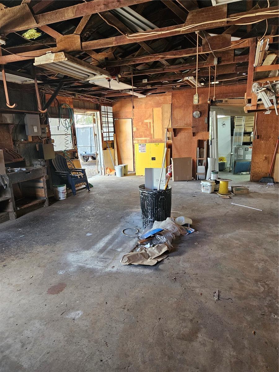 AZEELE BUS UNIT - Commercial Sale