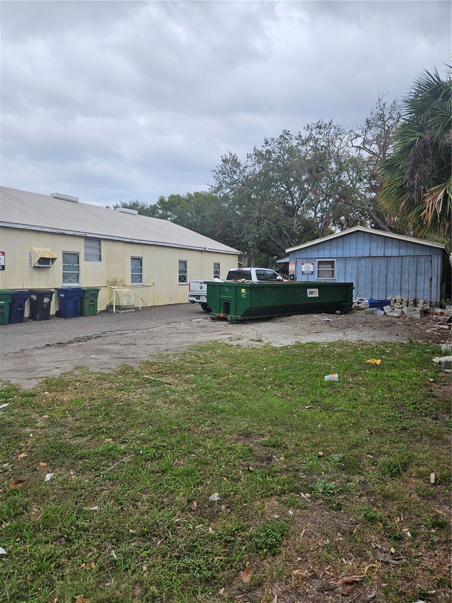 AZEELE BUS UNIT - Commercial Sale