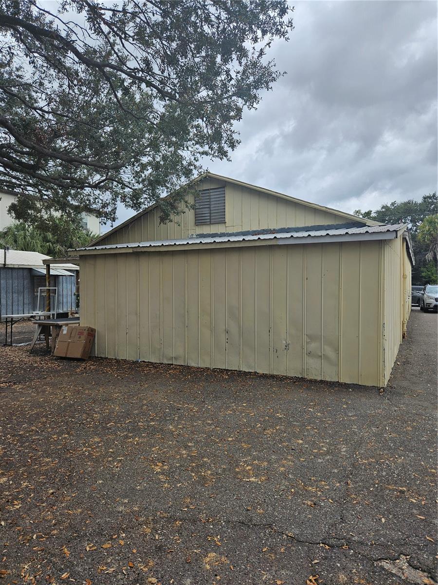 AZEELE BUS UNIT - Commercial Sale