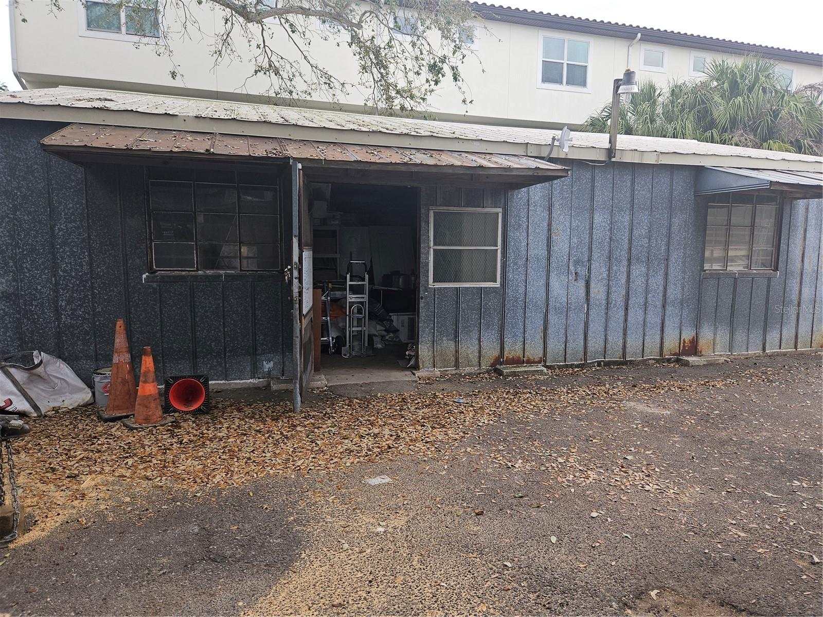 AZEELE BUS UNIT - Commercial Sale