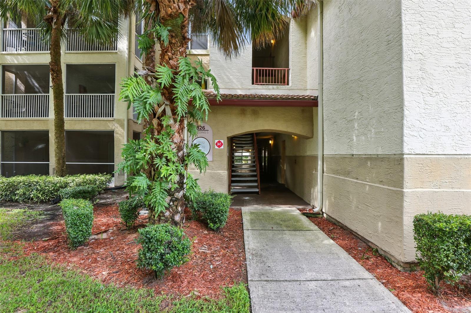 Welcome to this charming and modern 1-bedroom, 1-bathroom condo located in the highly sought-after community of Bona Vista in Altamonte Springs. This unit offers an ideal blend of comfort and convenience.
Step inside to an inviting open-plan living, dining, and kitchen area, filled with natural light from the large sliding glass door that provides serene tropical views. The updated kitchen is a standout, featuring sleek quartz countertops, modern cabinetry, and appliances. Brand New Ac unit. The condo boasts laminate flooring throughout. The spacious bedroom includes a generous closet, and the bathroom features a large vanity and a tub/shower combination. For your convenience, a washer and dryer room are located in the hallway laundry closet, which also provides extra storage space. The unit is equipped with a new ceiling fan to keep the space cool, light fixtures and has built-in shelving, perfect for displaying your favorite decorative pieces. The gated community of Bona Vista offers an incredible array of amenities, so you'll never need a gym membership again. Enjoy the fitness center, a beautiful pool and hot tub, a clubhouse with a movie theater and party room, a large barbecue area, sand volleyball court, playground, and even a car wash station. This prime location offers quick access to I-4, 436, 414, and 434, making your commute a breeze. You'll be next to Costco, across the street from Walmart and Winn Dixie, and just a short drive from Downtown Orlando. The community is also zoned for great schools and is a short bike ride to Seminole State College. Everything you need is minutes away, including Publix, Westmonte Park, the Seminole Wekiva Trail, Cranes Roost Park, Altamonte Mall, Advent Health, and a huge selection of restaurants and shopping.
Please note: This property has a tenant in place until May 31, 2026.