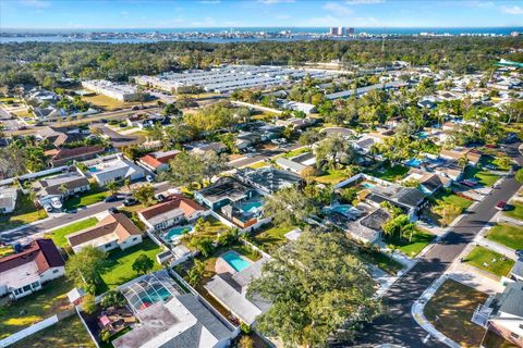 A home in SEMINOLE