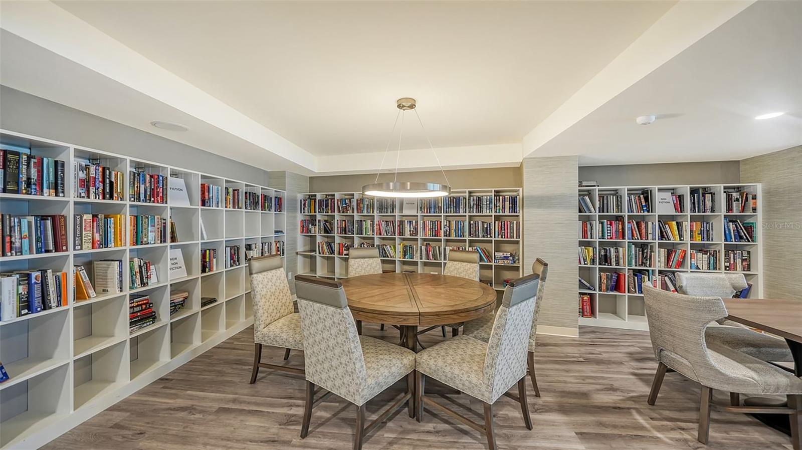 ISLANDER CLUB OF LONGBOAT - Residential