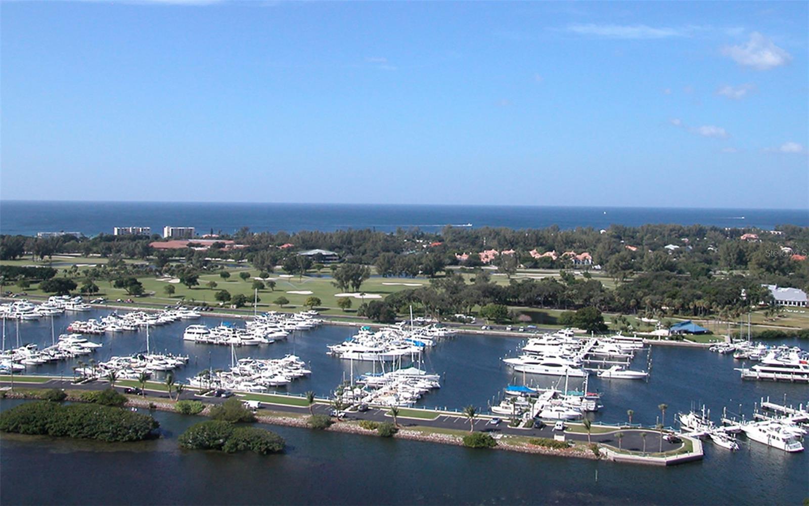 ISLANDER CLUB OF LONGBOAT - Residential