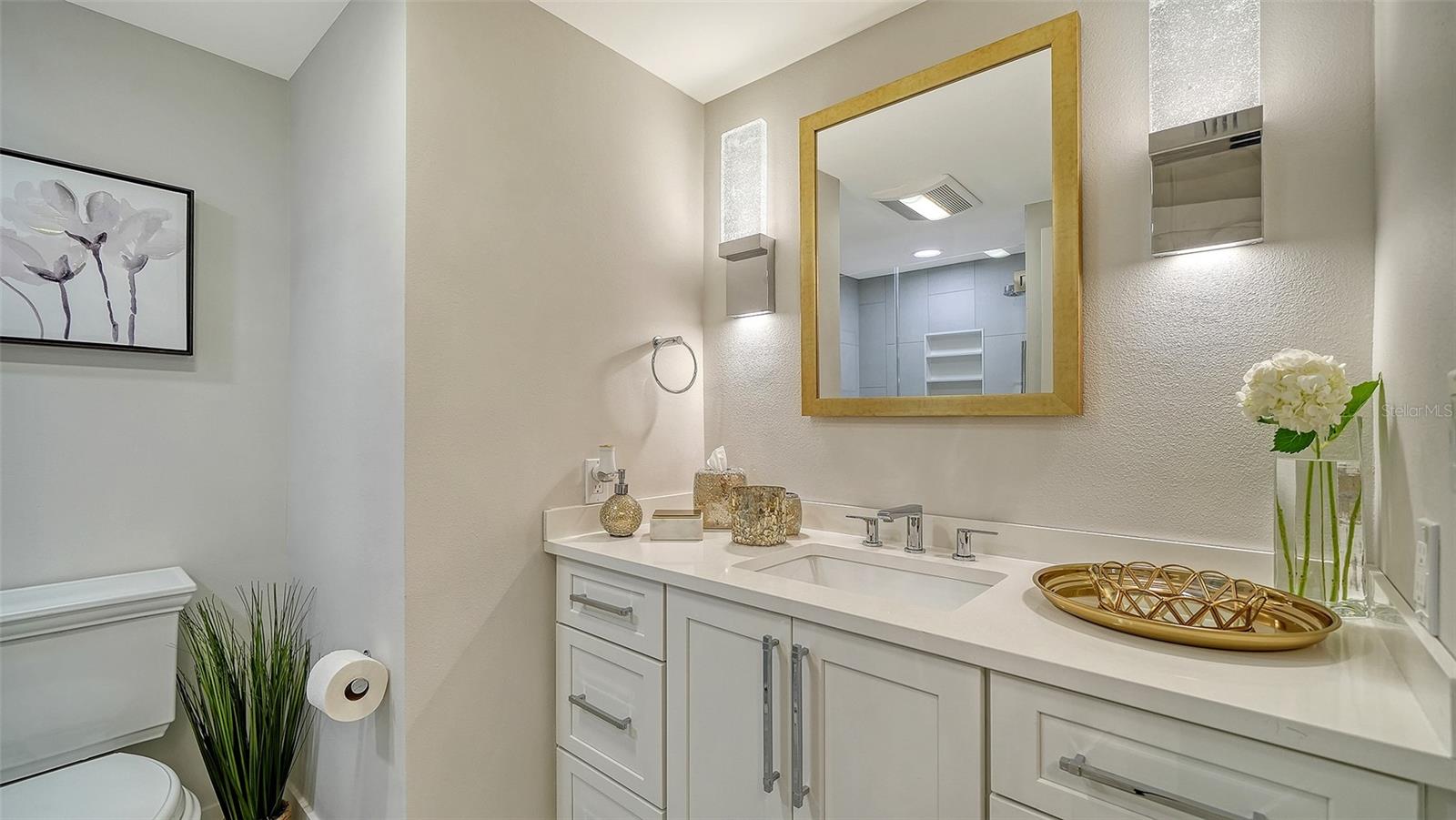 ISLANDER CLUB OF LONGBOAT - Residential