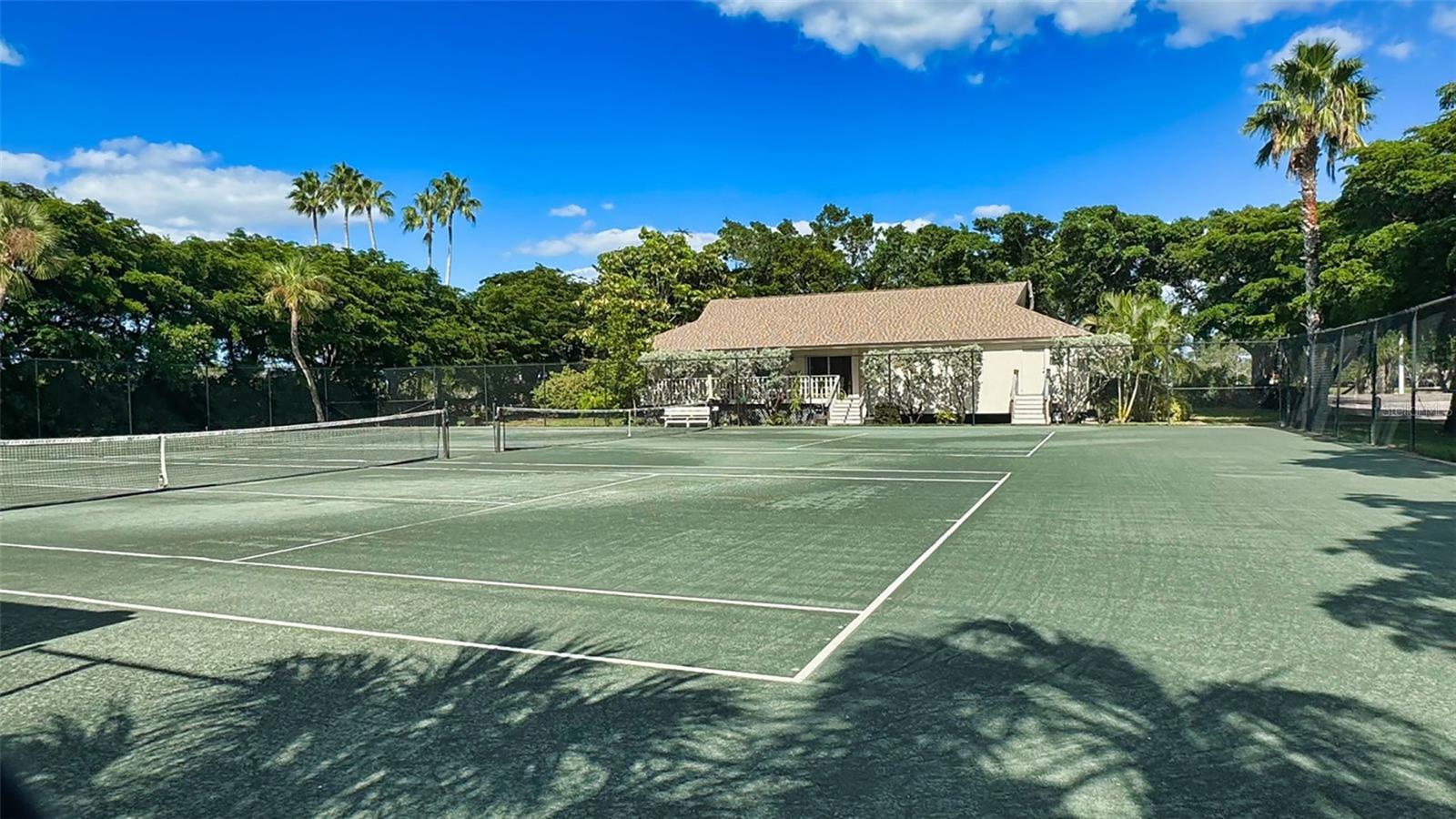 ISLANDER CLUB OF LONGBOAT - Residential