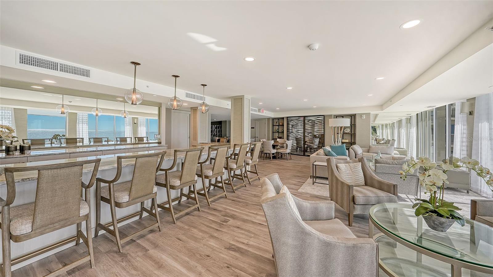 ISLANDER CLUB OF LONGBOAT - Residential