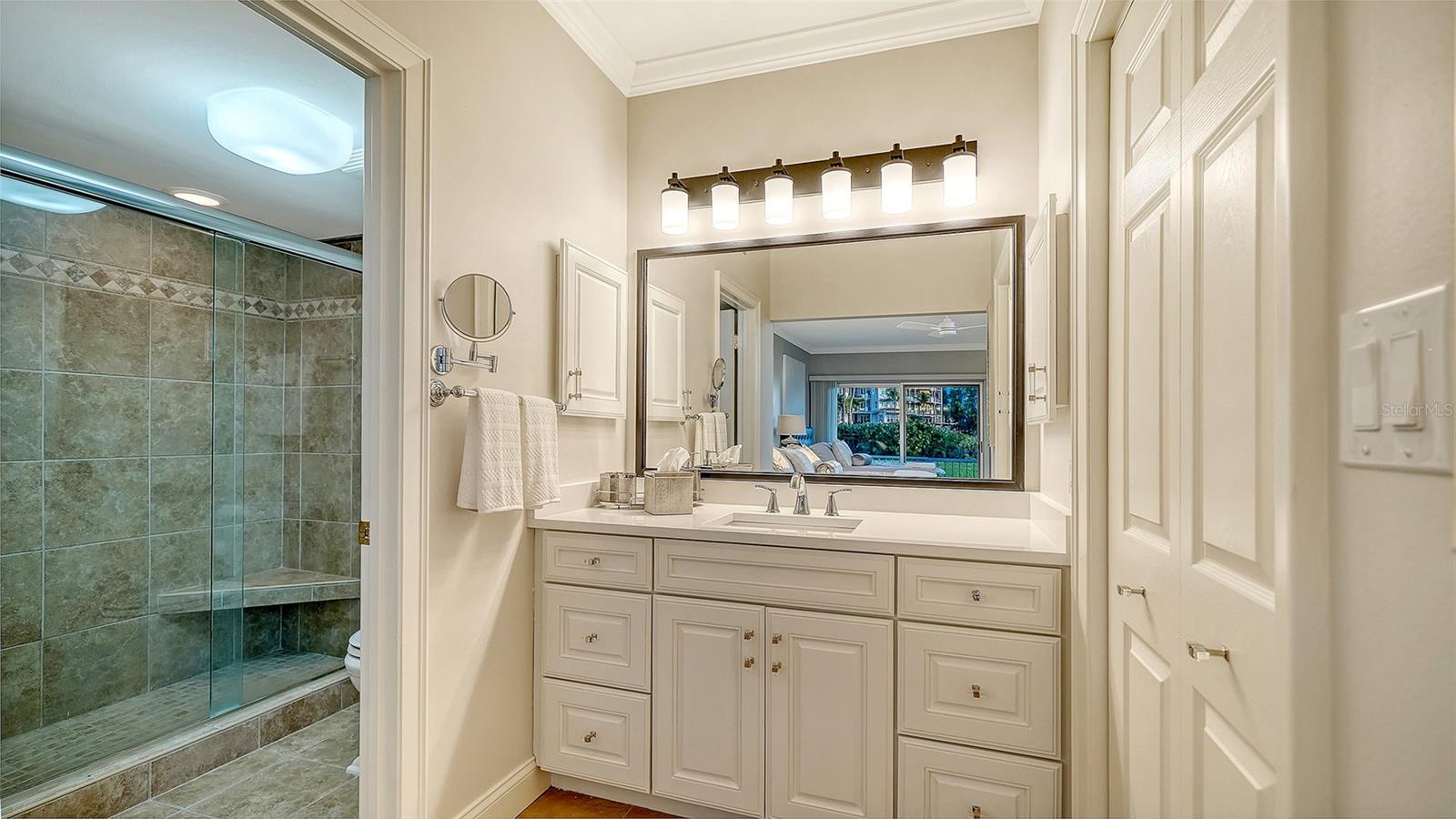 ISLANDER CLUB OF LONGBOAT - Residential