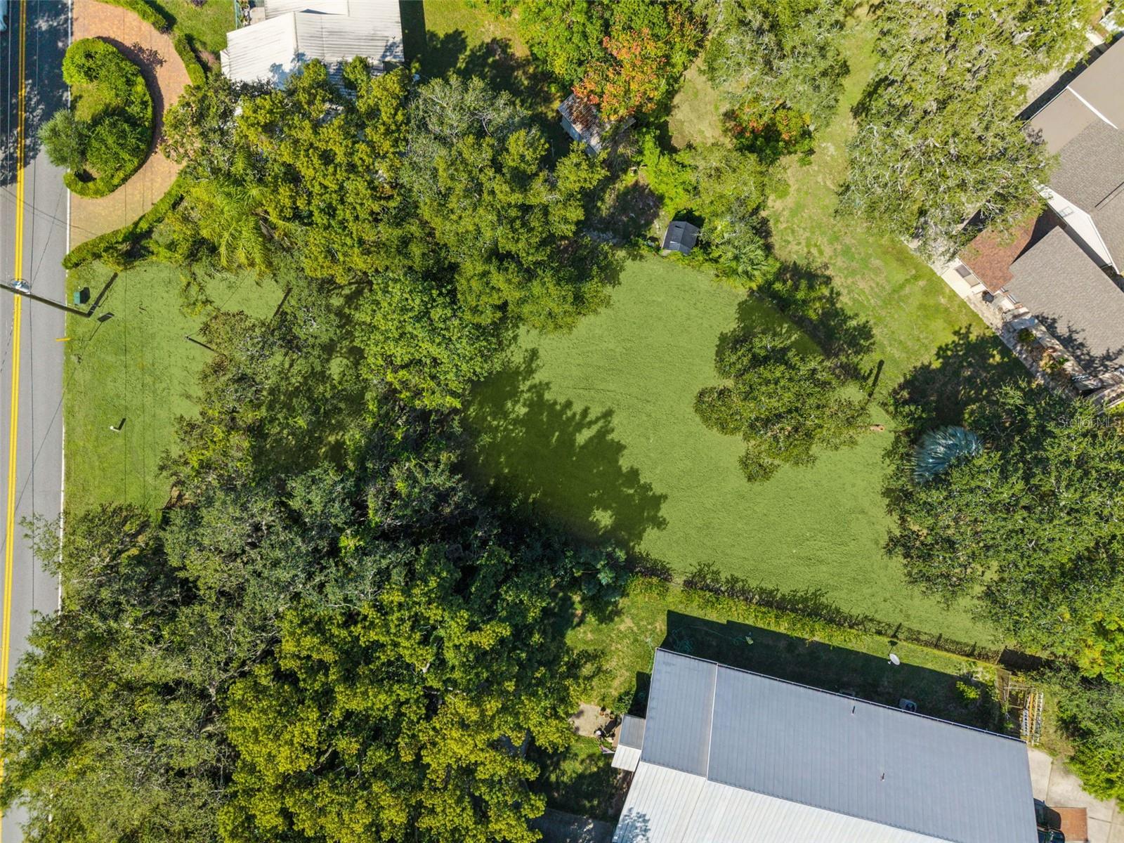 LANCASTER BEACH - Land