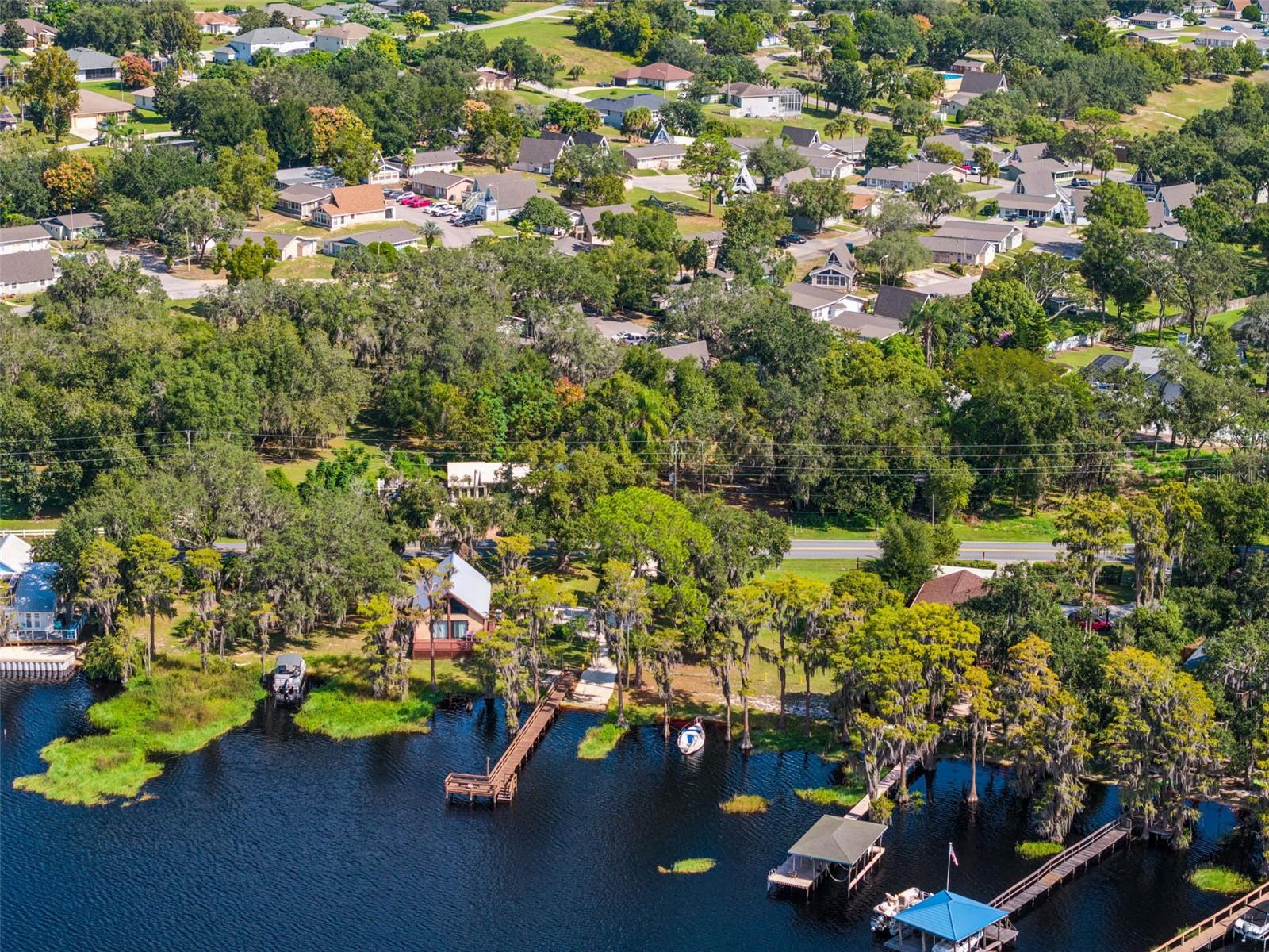 LANCASTER BEACH - Land