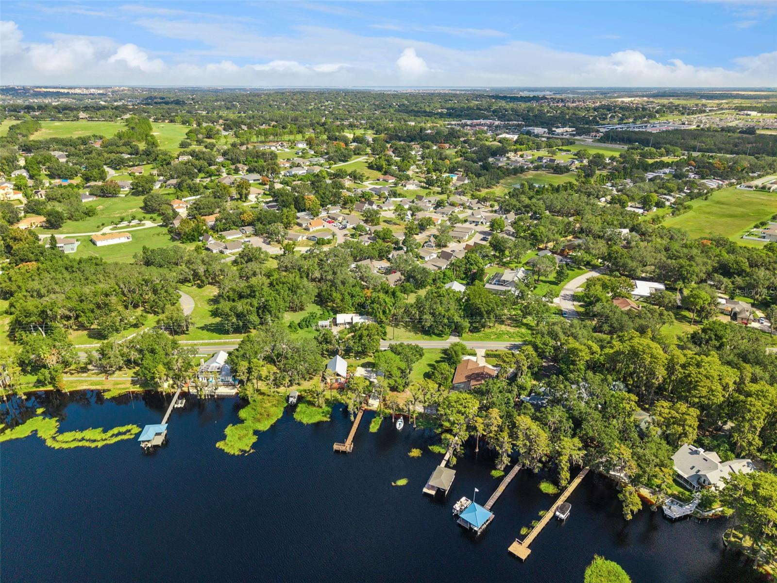 LANCASTER BEACH - Land